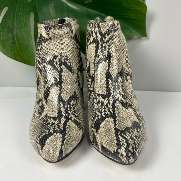 Franco Sarto Kortney snake print heeled Roccia cream clock boots Sz 7.5M - Picture 5 of 13